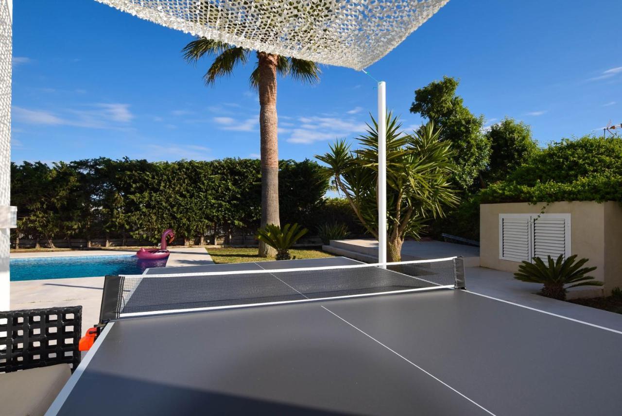 Vakantiehuis Miami Modern House Close Platja Den Bossa *